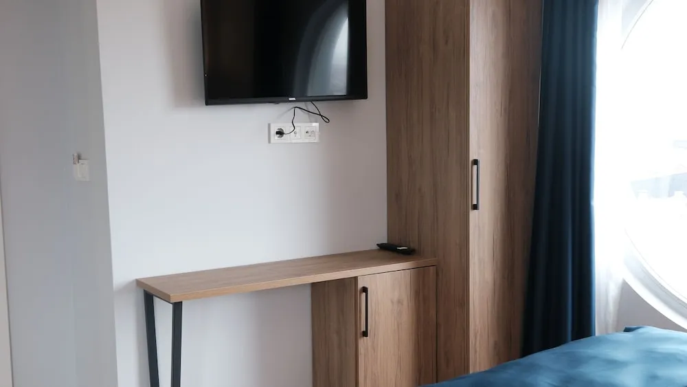 Economy Oda, Şehir Manzaralı