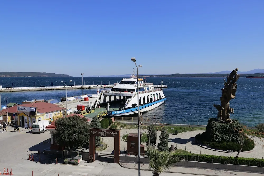Basic Üç Kişilik Oda, Deniz Manzaralı