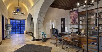 Seraphim Cave Suites & Spa