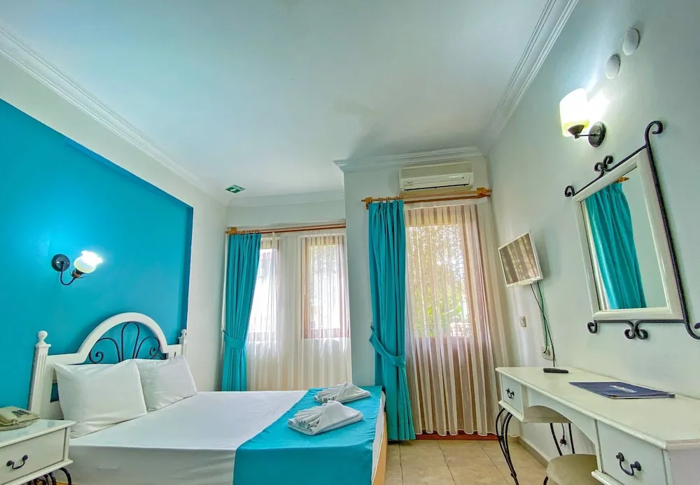 CONNECTION ROOM