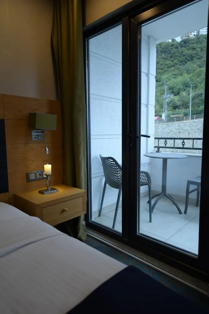Deluxe Tek Büyük Yataklı Oda, Dağ Manzaralı