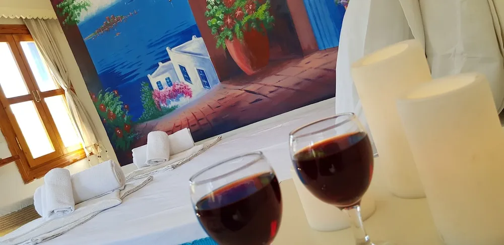 Deluxe Bahçe ve Havuz Manzaralı