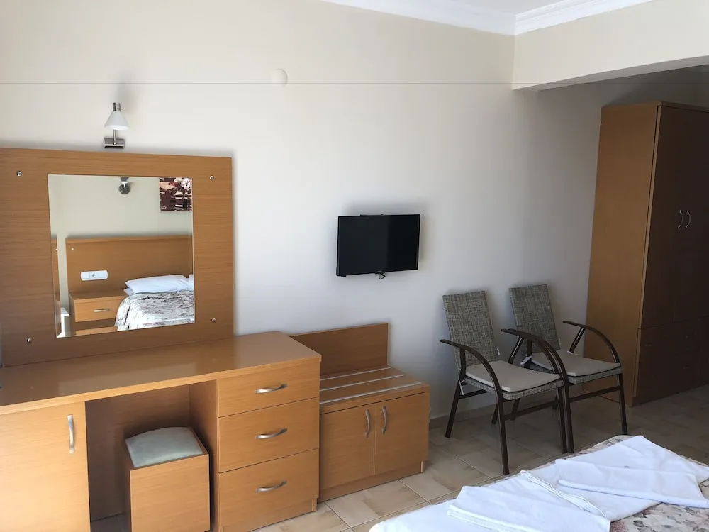 Basic Tek Büyük veya İki Ayrı Yataklı Oda