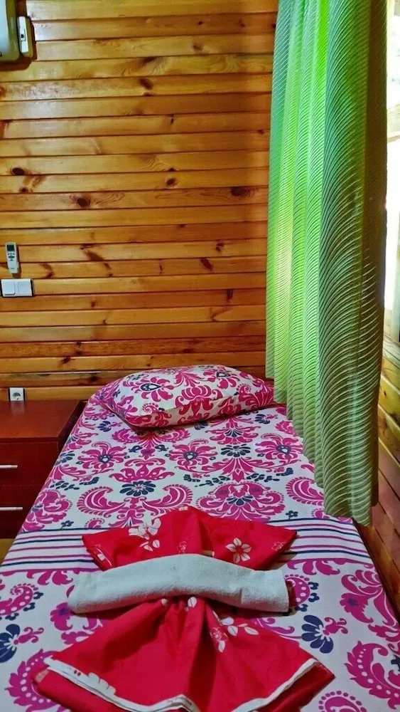 Üç Kişilik Oda