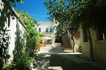 Karadut Cave Hotel