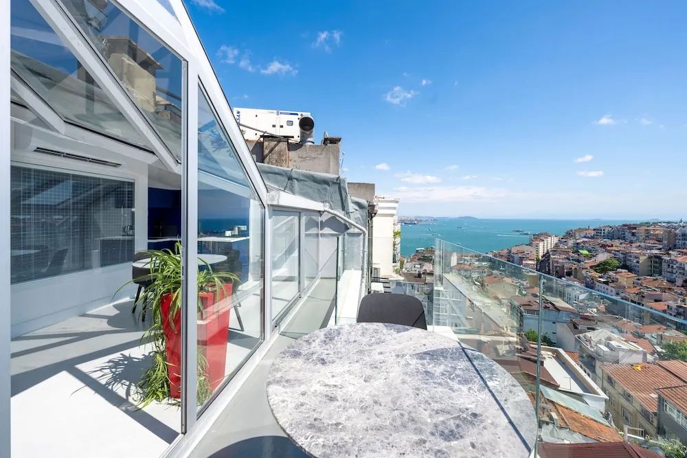 Çatı Katı Süiti (Penthouse)