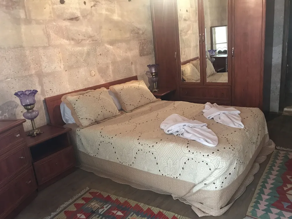 Standard Tek Büyük Yataklı Oda