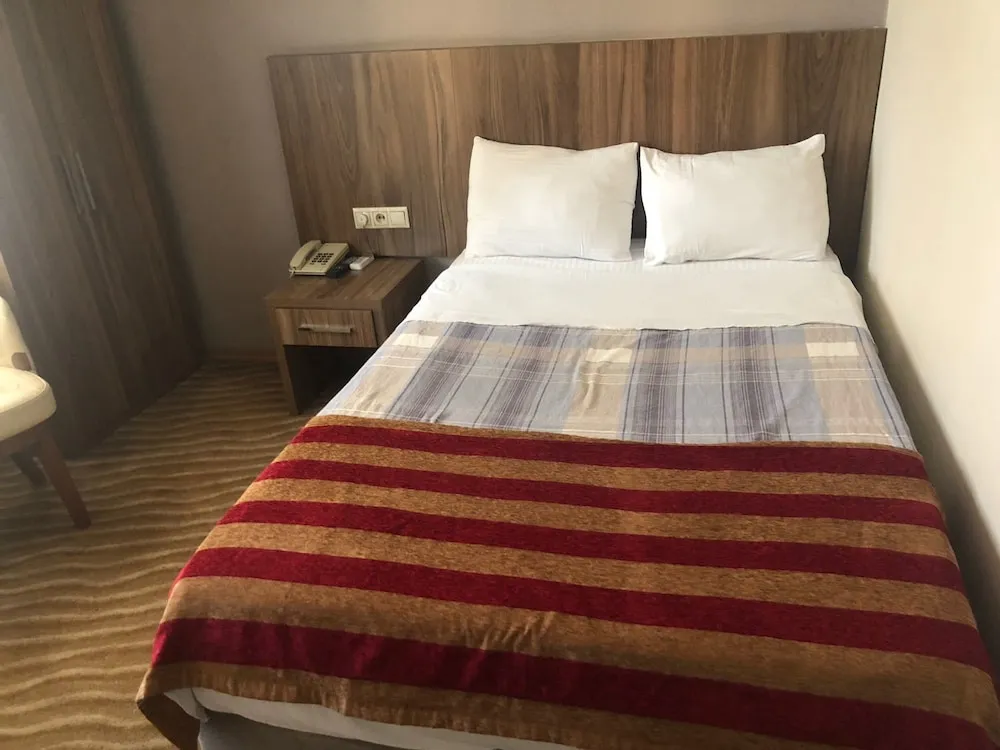 Deluxe Büyük Yataklı Tek Kişilik Oda