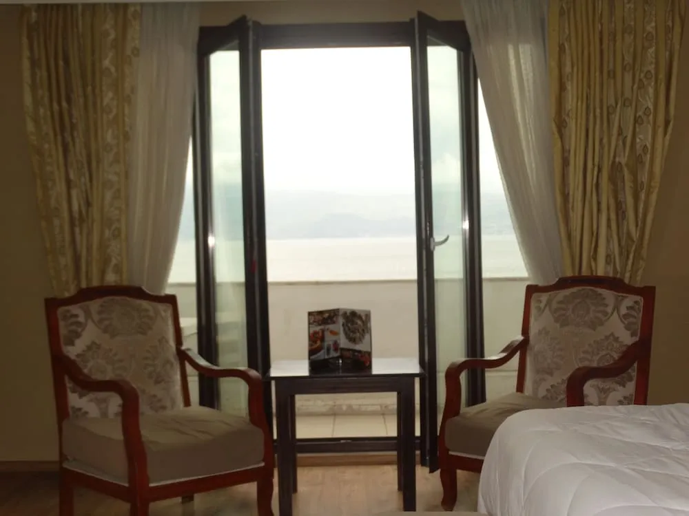 Üç Kişilik Oda, Balkon, Deniz Manzaralı