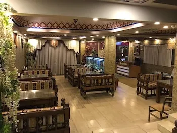 Ahranis Hotel
