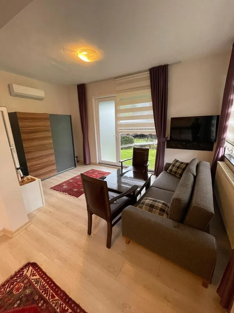 Basic Oda, 1 Yatak Odası, Sigara İçilmez, Bahçe Manzaralı