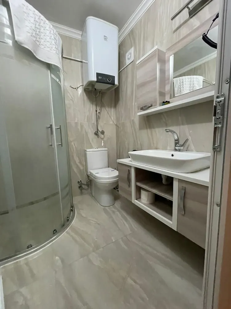 Basic Dört Kişilik Oda, Sigara İçilmez, Havuz Manzaralı