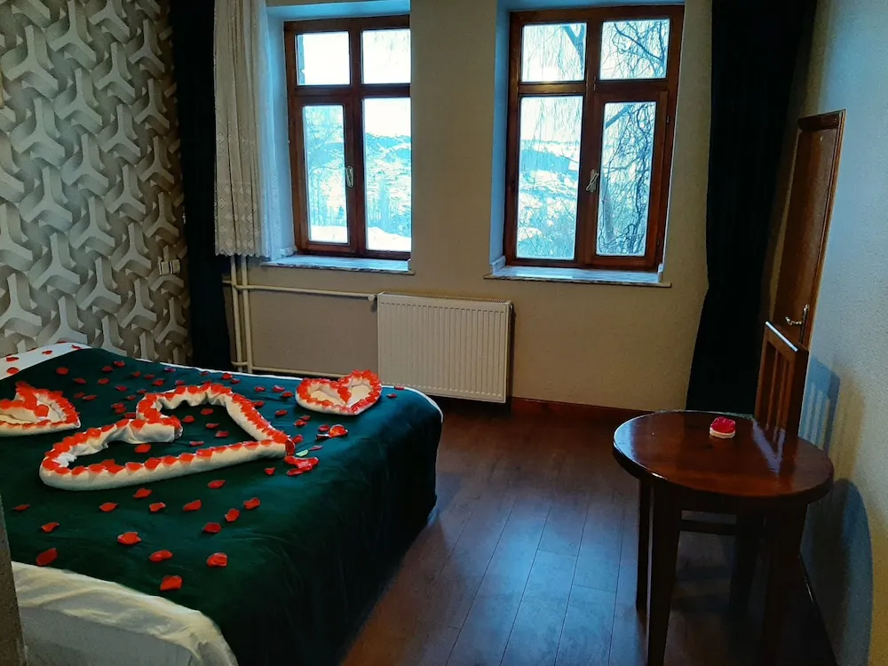 Tek Büyük veya İki Ayrı Yataklı Oda