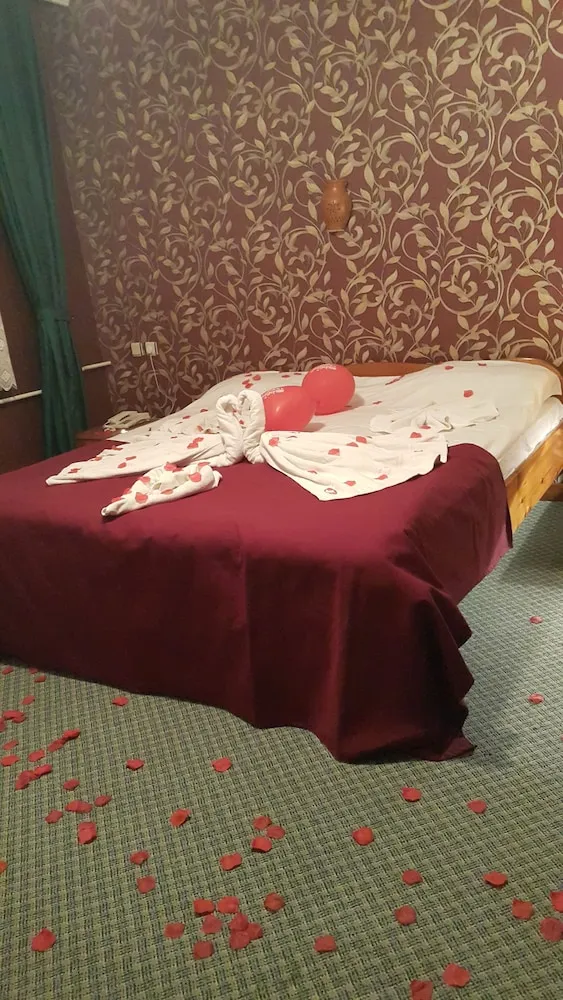 Tek Büyük veya İki Ayrı Yataklı Oda