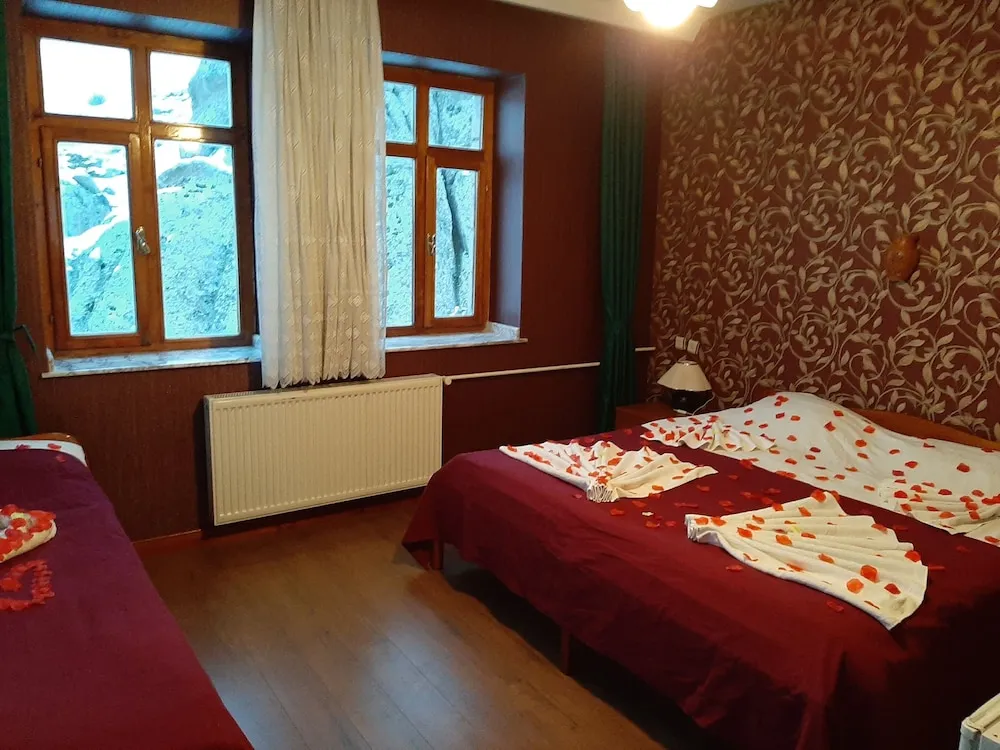 Tek Büyük veya İki Ayrı Yataklı Oda