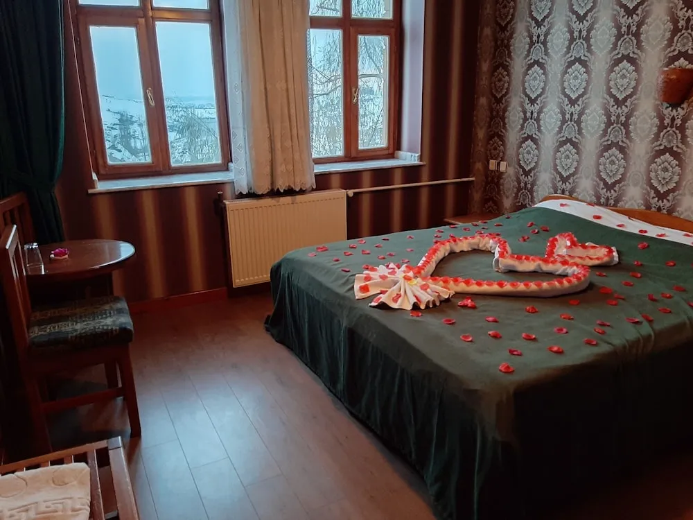 Üç Kişilik Oda