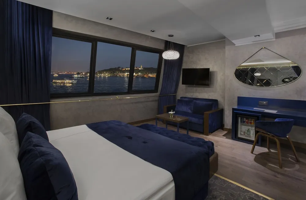 Penthouse, Suit Room with Sea View