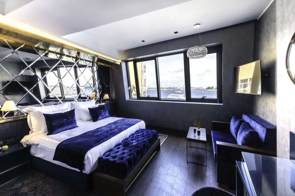 Penthouse, Suit Room with Sea View