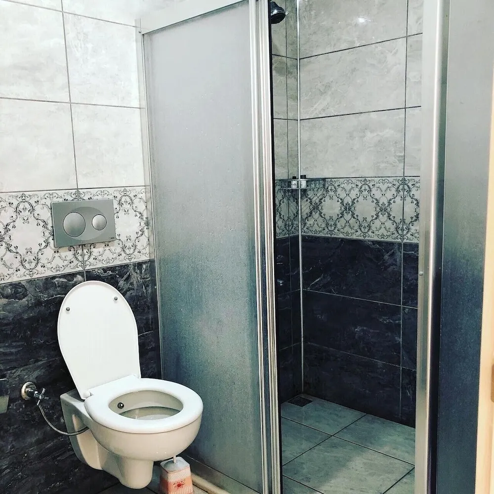 Üç Kişilik Oda