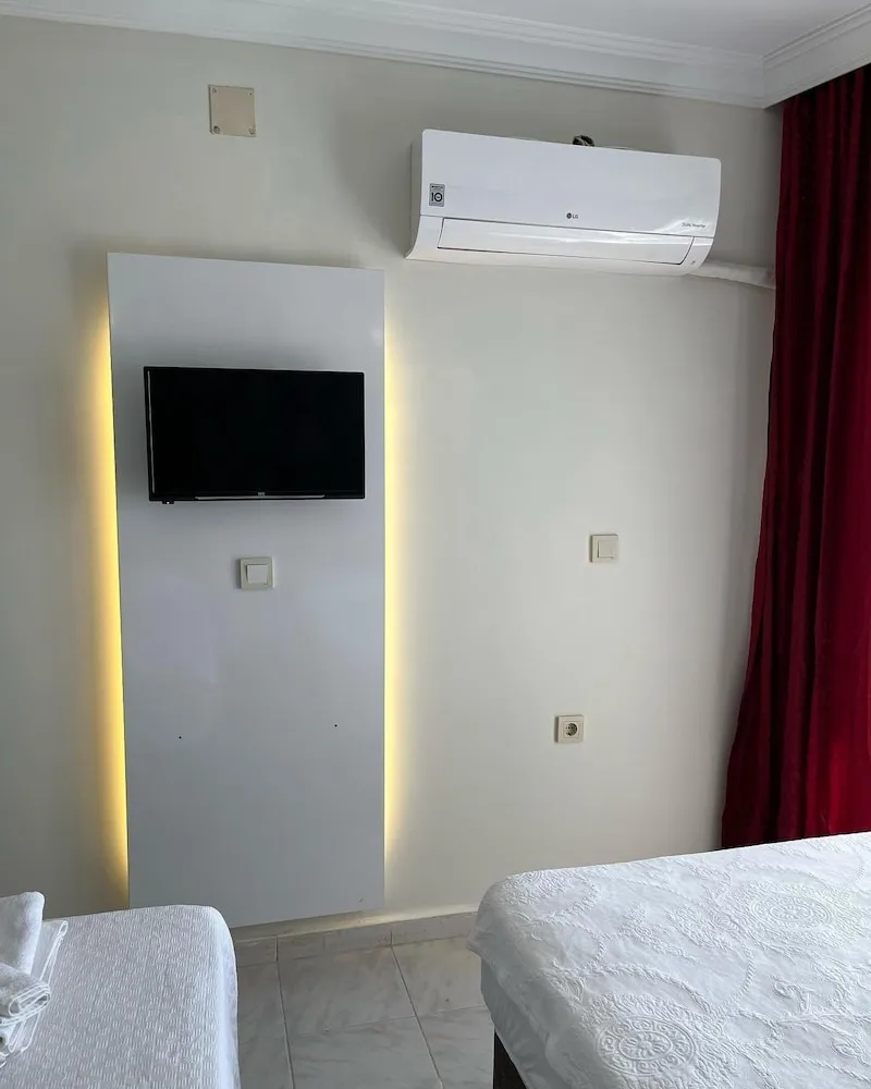 Üç Kişilik Oda