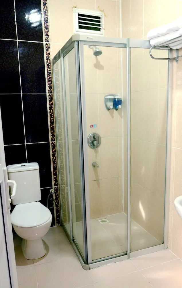 Standard Tek Büyük veya İki Ayrı Yataklı Oda