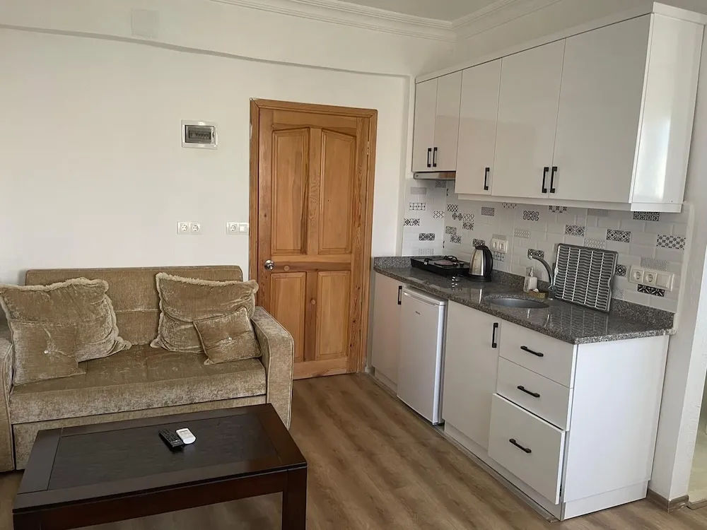 Standard Stüdyo, Sigara İçilmez, Bahçe Manzaralı