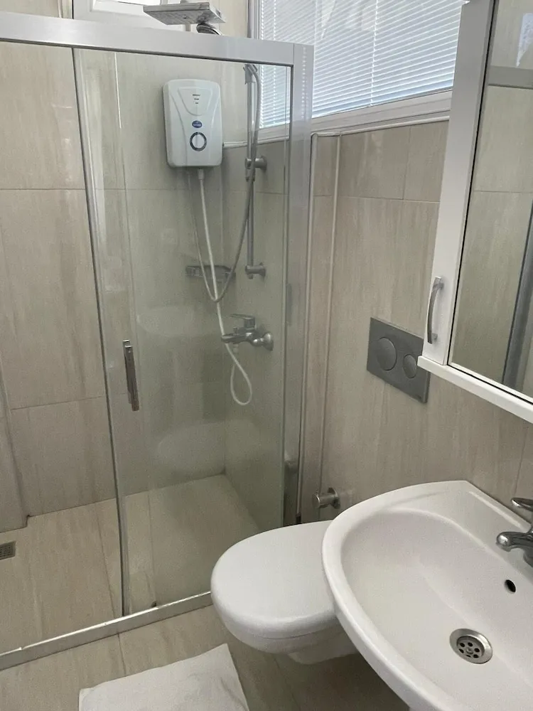 Standard Stüdyo, Sigara İçilmez, Bahçe Manzaralı