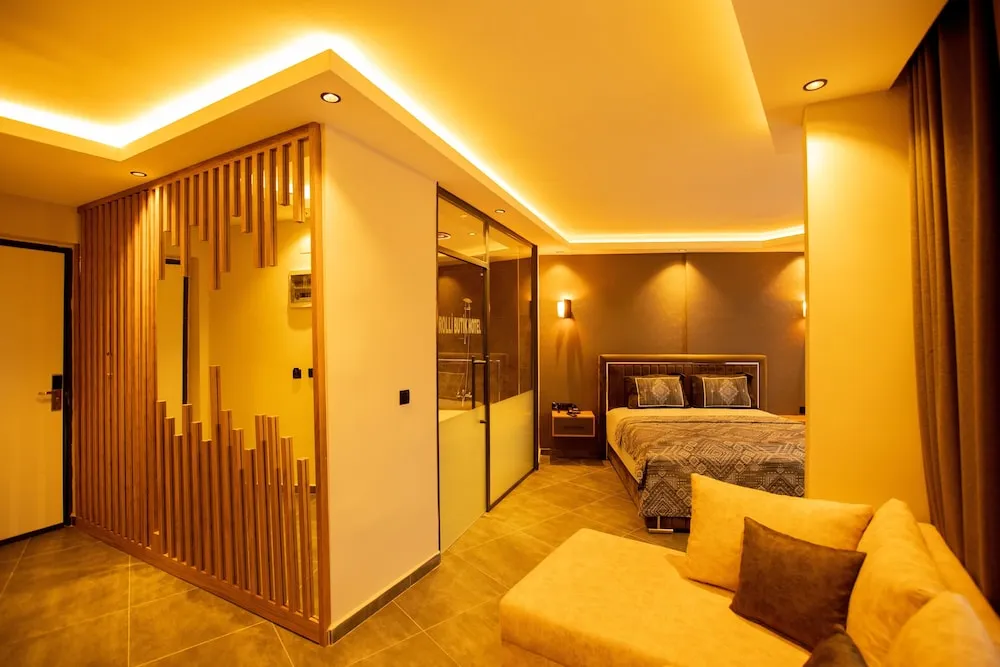 Luxury Oda