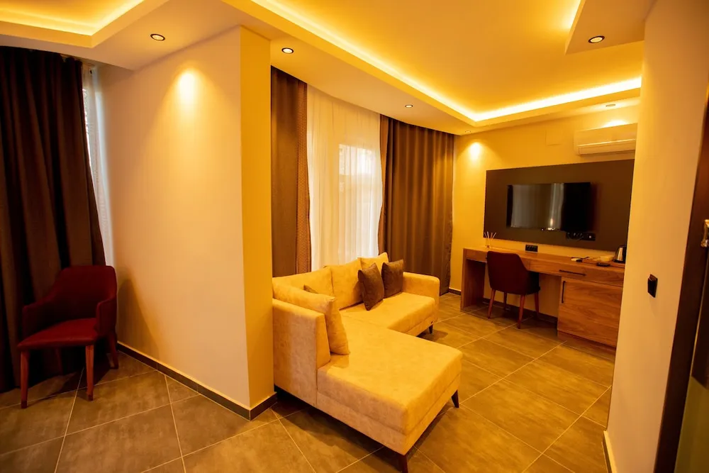 Luxury Oda