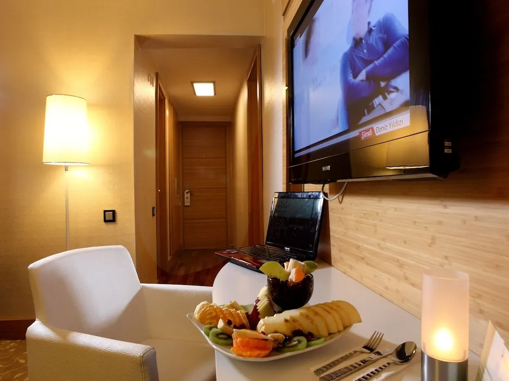 Deluxe Büyük Yataklı Tek Kişilik Oda