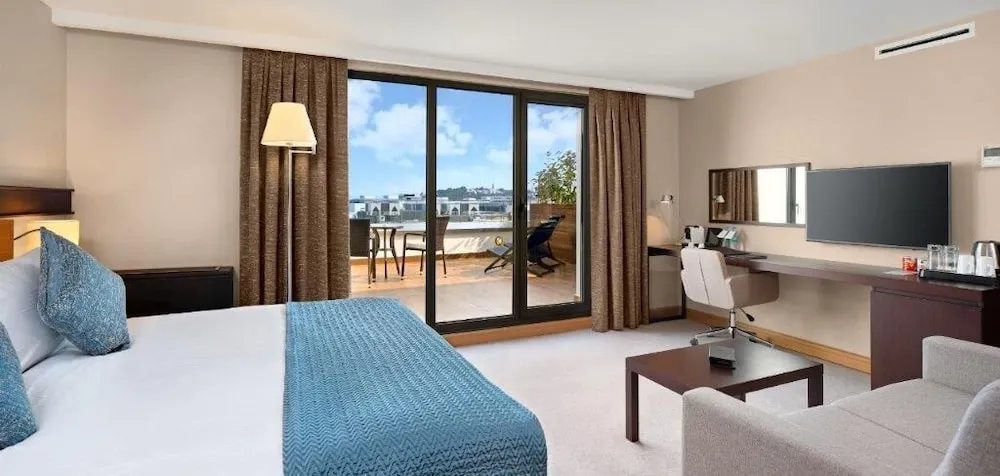 Deluxe Room with Terrace