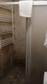 Gülten Hanım Konağı