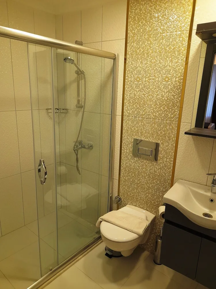Economy Tek Büyük Yataklı Oda, Özel Banyo, Zemin Kat