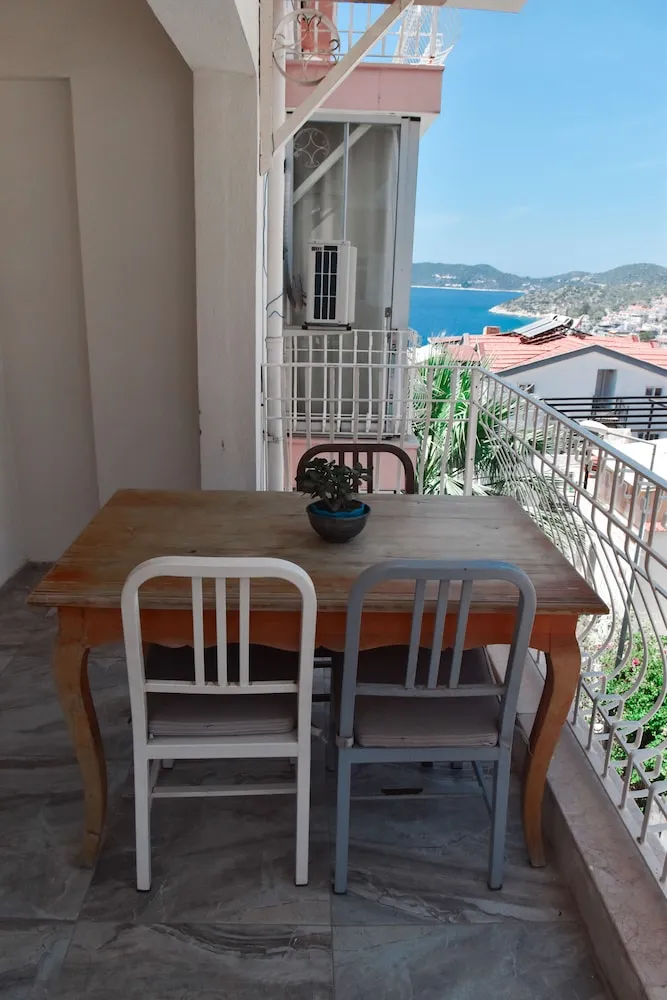 Standard Apart Daire, 1 Yatak Odası, Balkon, Kısmi Deniz Manzaralı