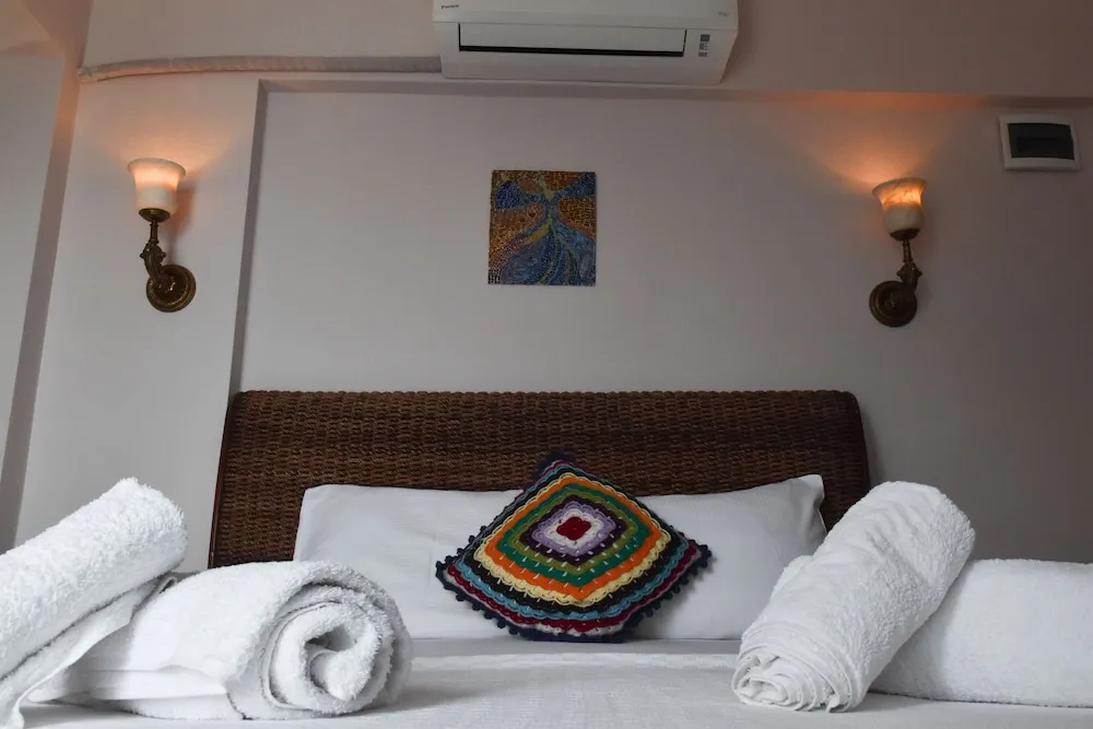Design Tek Büyük Yataklı Oda, Deniz Manzaralı