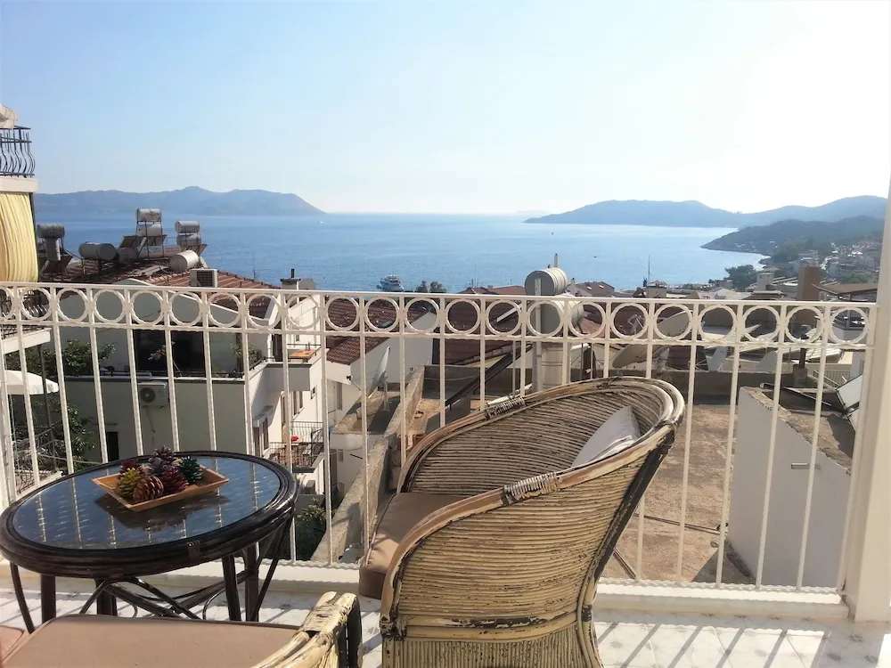 Design Tek Büyük Yataklı Oda, Deniz Manzaralı
