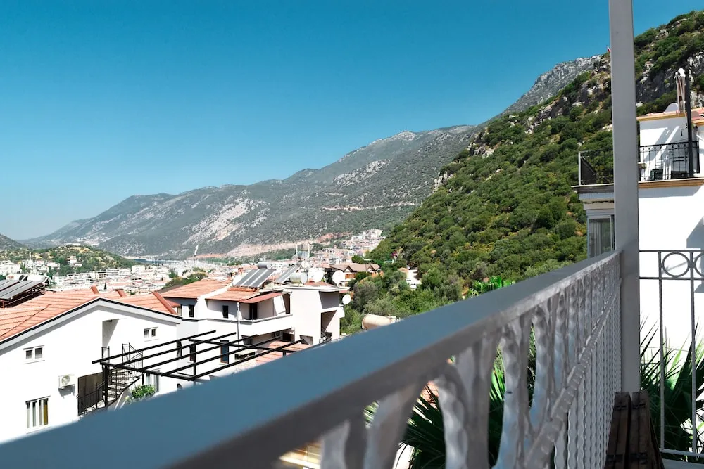 Design Tek Büyük Yataklı Oda, Deniz Manzaralı