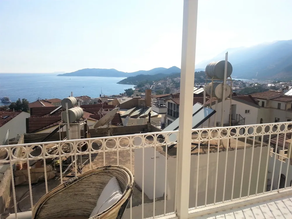 Design Tek Büyük Yataklı Oda, Deniz Manzaralı