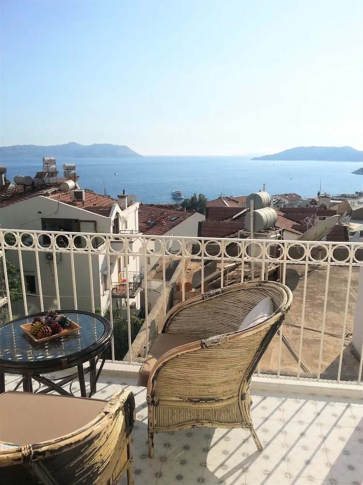 Design Tek Büyük Yataklı Oda, Deniz Manzaralı