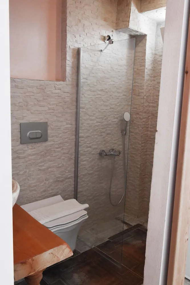 Design Tek Büyük Yataklı Oda, Deniz Manzaralı