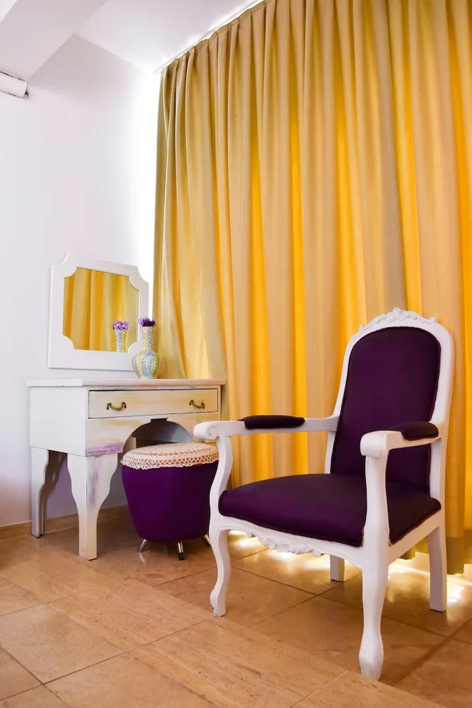 Design Tek Büyük Yataklı Oda, Deniz Manzaralı