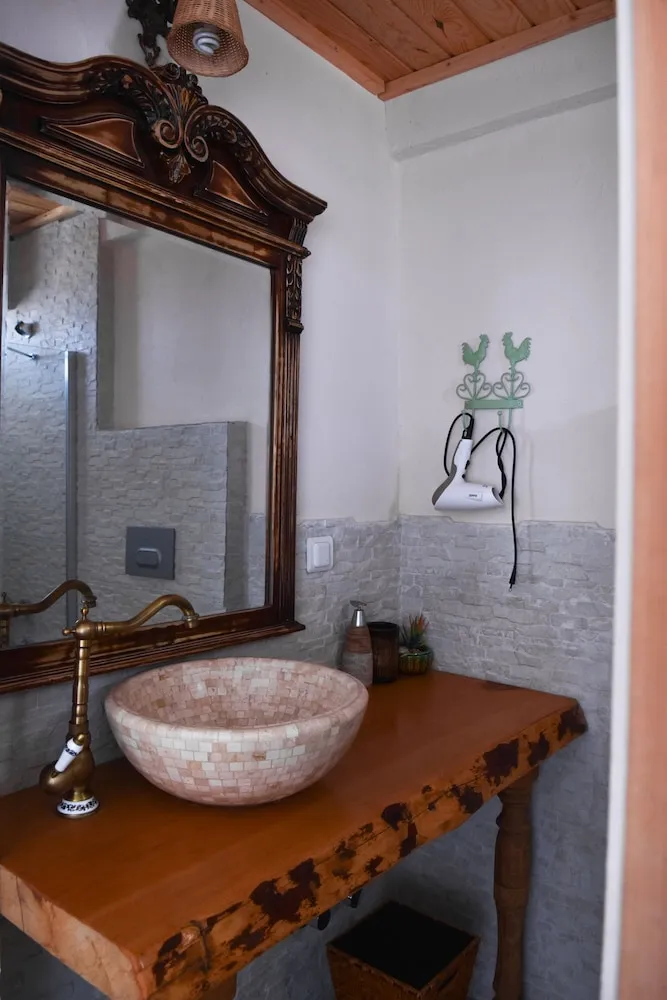 Design Tek Büyük Yataklı Oda, Deniz Manzaralı