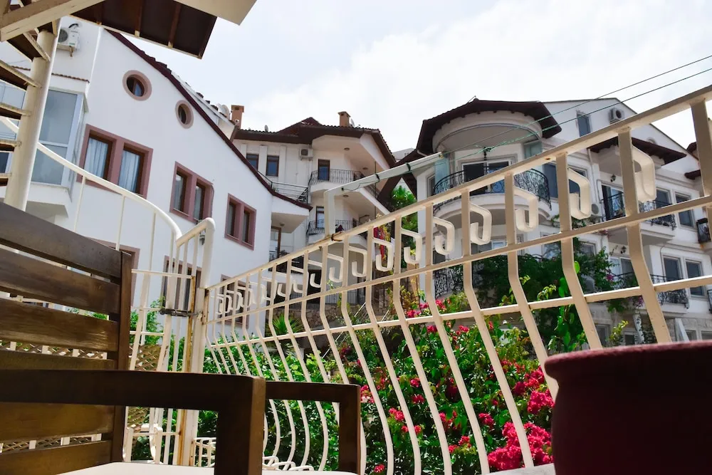 Standard Üç Kişilik Oda, Balkon