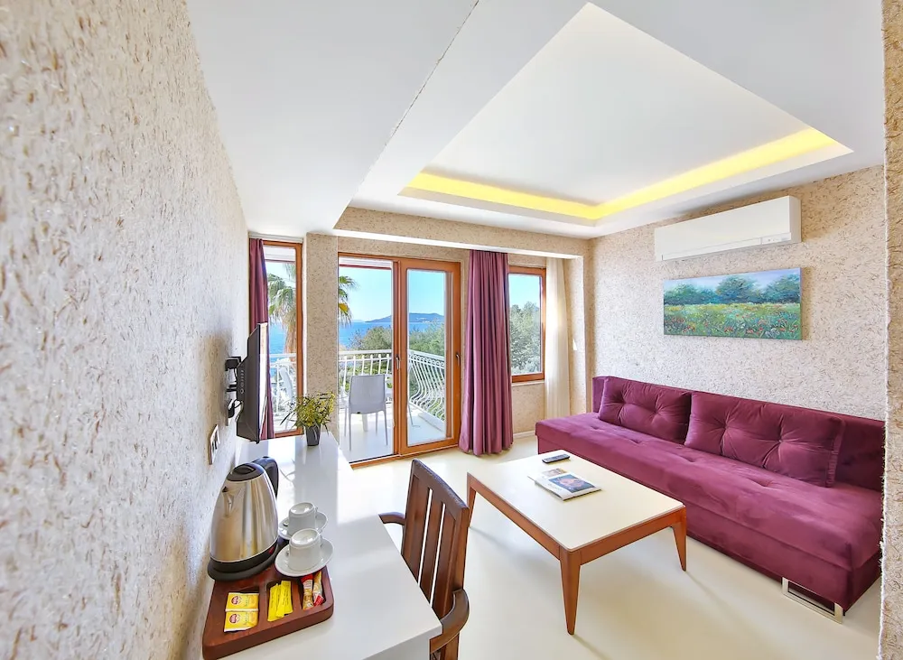 Family Oda, Balkon, Deniz Manzaralı