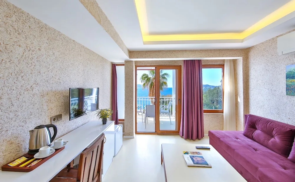 Family Oda, Balkon, Deniz Manzaralı