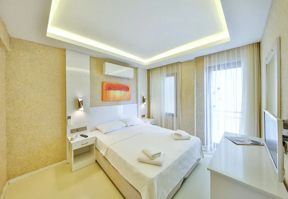 Economy Tek Büyük Yataklı Oda (No Balcony, No View, Facing Wall)