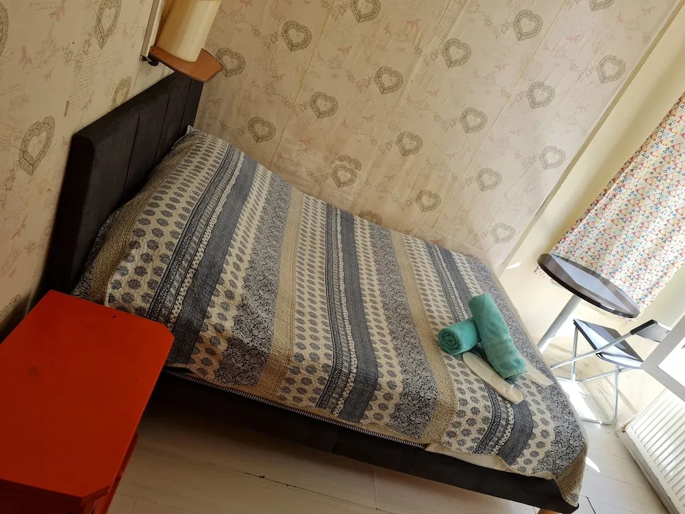 Oda, 1 Çift Kişilik Yatak