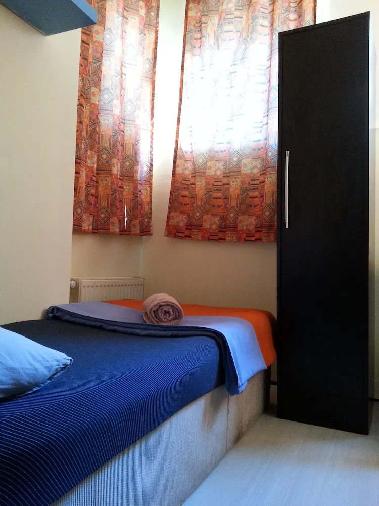 Basic Tek Kişilik Oda, Ortak Banyo (1 Single Bed)