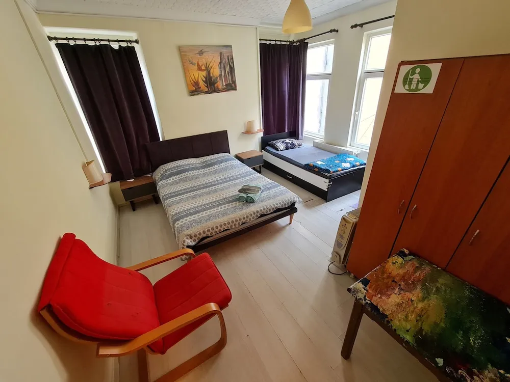 Üç Kişilik Oda
