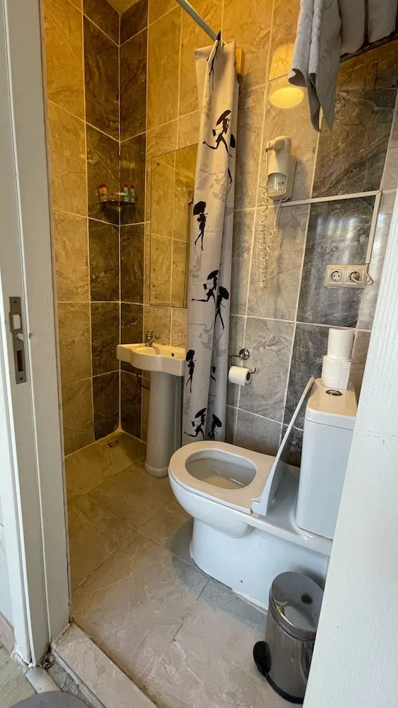 Honeymoon Tek Büyük Yataklı Oda